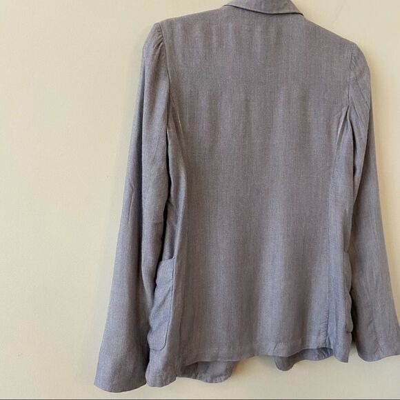 Aritzia- Light Chambray Blue Kent Lightweight Blazer - Picture 6 of 9